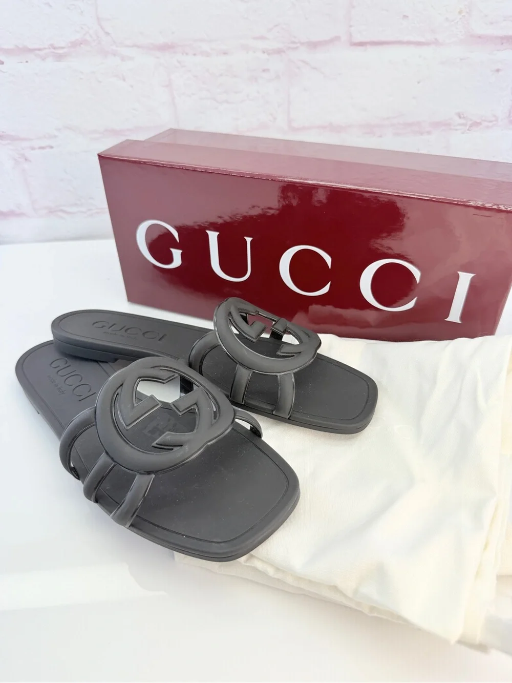 Gucci Women's Black Interlocking G Slide Sandals 39 NIB
